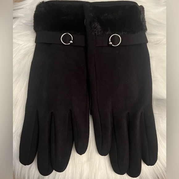 Gloves - Picture 2 of 2